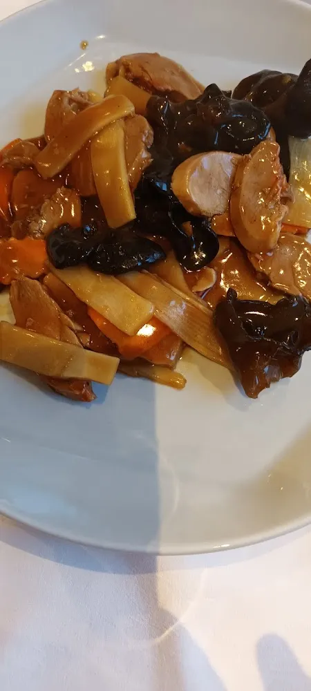 Duck with Bamboo Black Mushrooms